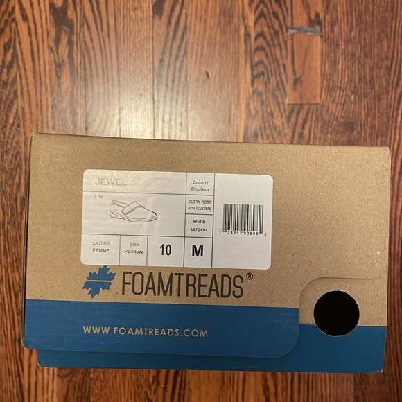 Foamtread new in box womens slippers size 10 m with tags. Velcro closure. Pink. - Picture 10 of 10